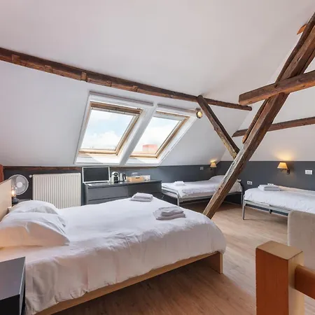 Lake Suites Bed & Breakfast 3*