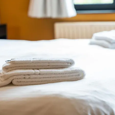 Bed & Breakfast Lake Suites 3*